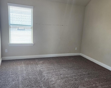 3812 Tunstall Drive - Photo Thumbnail 10