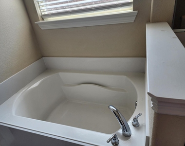3812 Tunstall Drive - Photo Thumbnail 16