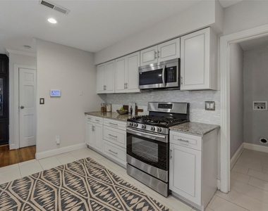 4817 Winthrop Avenue E - Photo Thumbnail 13