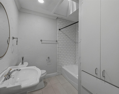 4817 Winthrop Avenue E - Photo Thumbnail 24