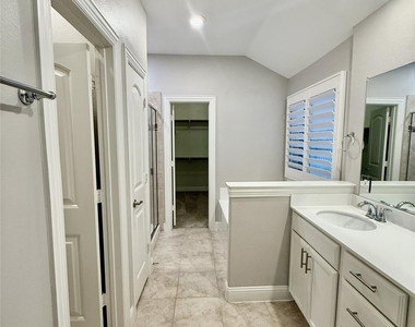 3615 Brazos Street - Photo Thumbnail 27