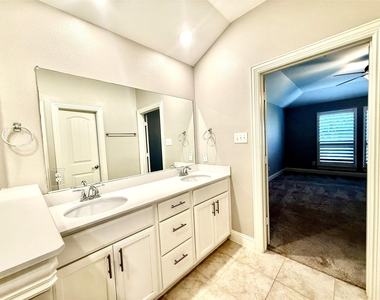 3615 Brazos Street - Photo Thumbnail 28