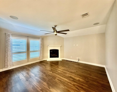 3615 Brazos Street - Photo Thumbnail 16
