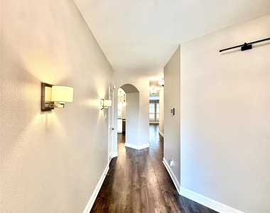 3615 Brazos Street - Photo Thumbnail 5