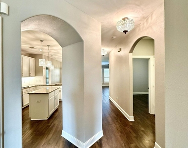 3615 Brazos Street - Photo Thumbnail 6
