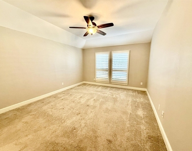 3615 Brazos Street - Photo Thumbnail 25