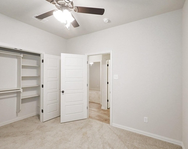 100 N Park Court - Photo Thumbnail 5
