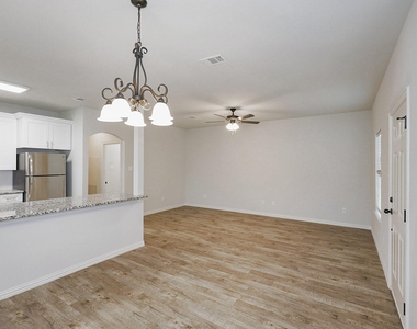 100 N Park Court - Photo Thumbnail 3