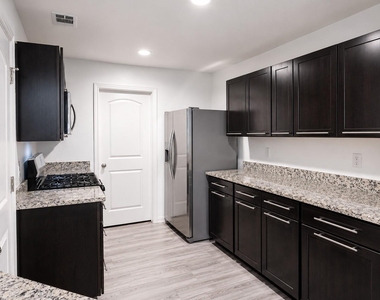 5549 Bluffman Drive - Photo Thumbnail 2