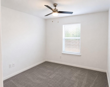 5549 Bluffman Drive - Photo Thumbnail 9