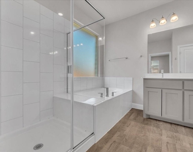 1017 Fairhaven Drive - Photo Thumbnail 17