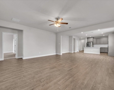 1017 Fairhaven Drive - Photo Thumbnail 13