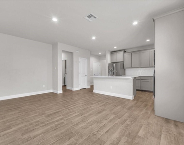 1017 Fairhaven Drive - Photo Thumbnail 11