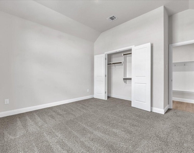 1017 Fairhaven Drive - Photo Thumbnail 5