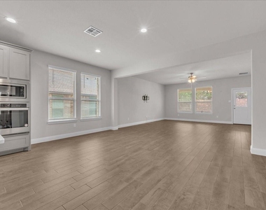 1017 Fairhaven Drive - Photo Thumbnail 10