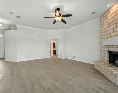 113 Shumard Drive - Photo Thumbnail 22