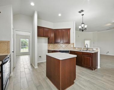 113 Shumard Drive - Photo Thumbnail 31