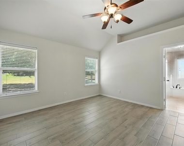113 Shumard Drive - Photo Thumbnail 14