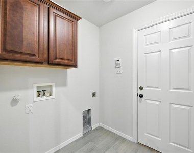 113 Shumard Drive - Photo Thumbnail 37