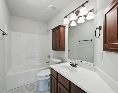 113 Shumard Drive - Photo Thumbnail 13
