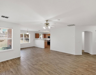 321 Stephanie Street - Photo Thumbnail 10