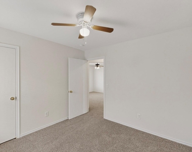 321 Stephanie Street - Photo Thumbnail 25
