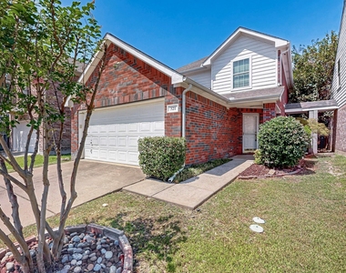 321 Stephanie Street - Photo Thumbnail 1