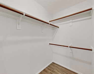 321 Stephanie Street - Photo Thumbnail 34
