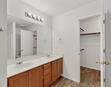 321 Stephanie Street - Photo Thumbnail 33