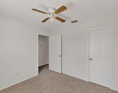 321 Stephanie Street - Photo Thumbnail 27