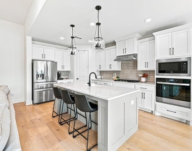 8716 Bur Oak Drive - Photo Thumbnail 4