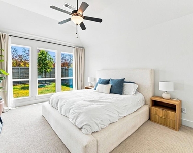 8716 Bur Oak Drive - Photo Thumbnail 7