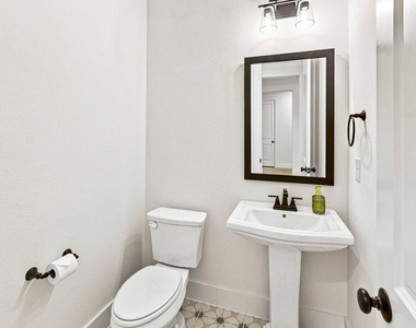 8716 Bur Oak Drive - Photo Thumbnail 19