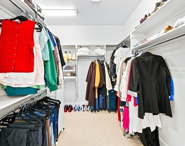 8716 Bur Oak Drive - Photo Thumbnail 11