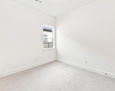 8716 Bur Oak Drive - Photo Thumbnail 13