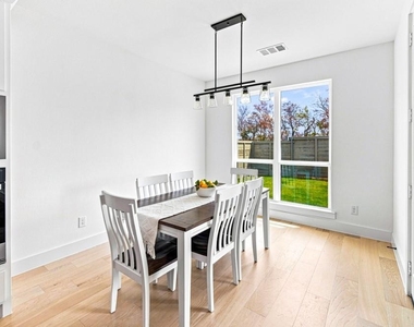8716 Bur Oak Drive - Photo Thumbnail 6