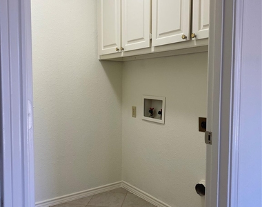 3346 Lanarc Drive - Photo Thumbnail 15