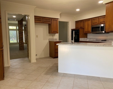 3346 Lanarc Drive - Photo Thumbnail 5
