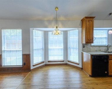 3120 Steve Drive - Photo Thumbnail 9