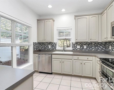 10978 Princeton Village Drive - Photo Thumbnail 2