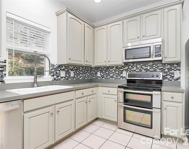 10978 Princeton Village Drive - Photo Thumbnail 4