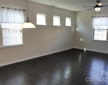 1006 Hudson Mill Drive - Photo Thumbnail 12
