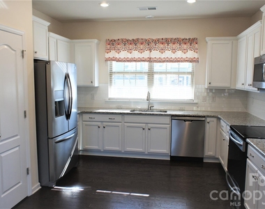 1006 Hudson Mill Drive - Photo Thumbnail 5
