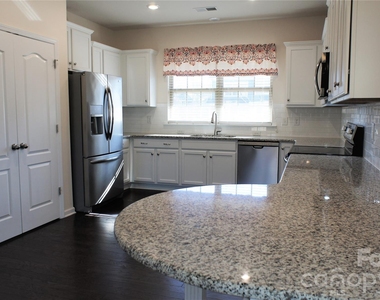 1006 Hudson Mill Drive - Photo Thumbnail 7