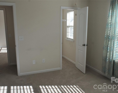 1006 Hudson Mill Drive - Photo Thumbnail 23