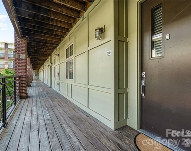 1101 W 1st Street - Photo Thumbnail 2