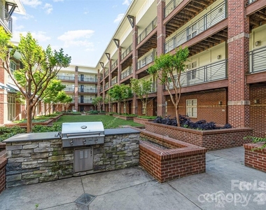 1101 W 1st Street - Photo Thumbnail 12