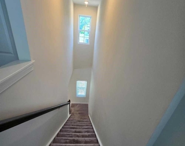 433 Cranford Drive - Photo Thumbnail 6
