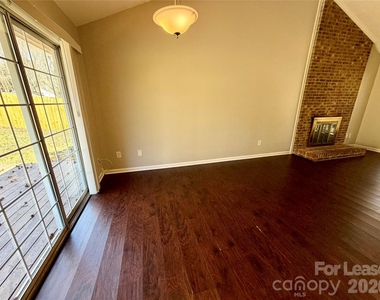 6621 Goldfinch Road - Photo Thumbnail 8