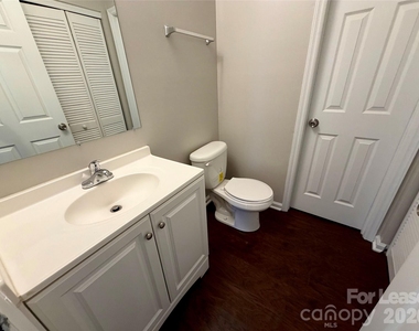 6621 Goldfinch Road - Photo Thumbnail 16
